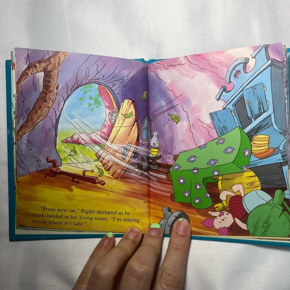 Vintage 1995 Winnie‎ the Pooh A Windswept Piglet HC Disney Rare Book